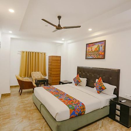 Fabexpress Taj Residency Near Yashobhoomi Convention Centre Hotel Делхи Екстериор снимка