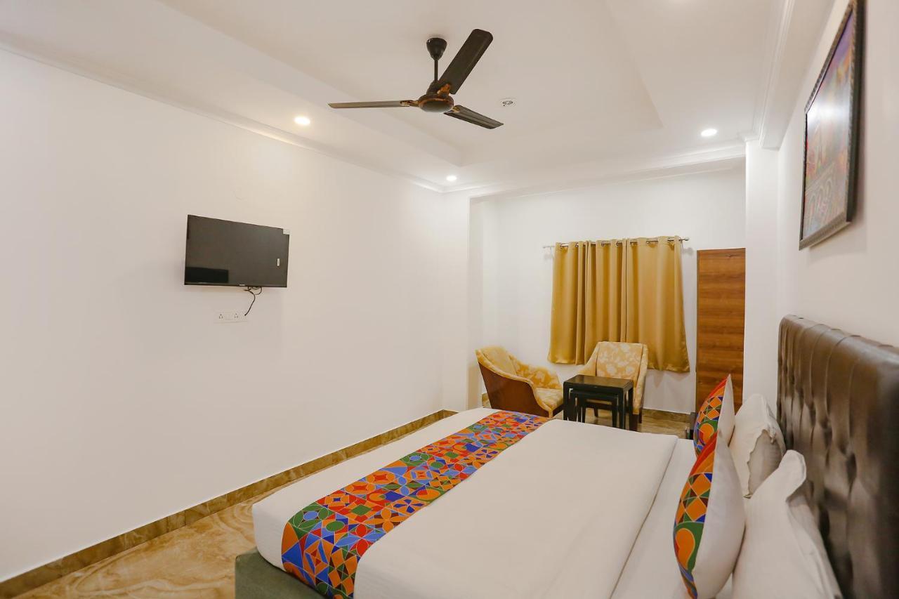 Fabexpress Taj Residency Near Yashobhoomi Convention Centre Hotel Делхи Екстериор снимка
