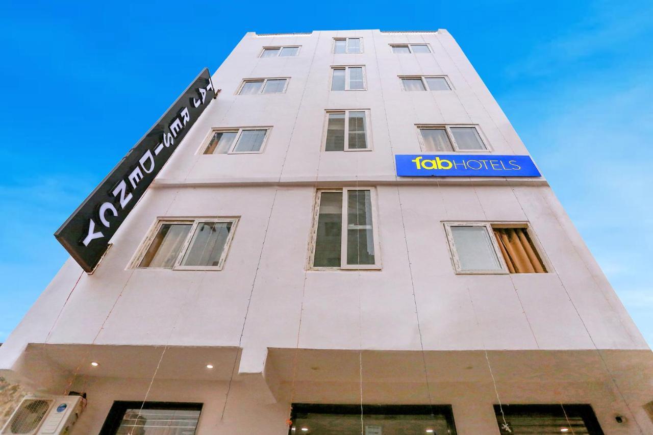 Fabexpress Taj Residency Near Yashobhoomi Convention Centre Hotel Делхи Екстериор снимка