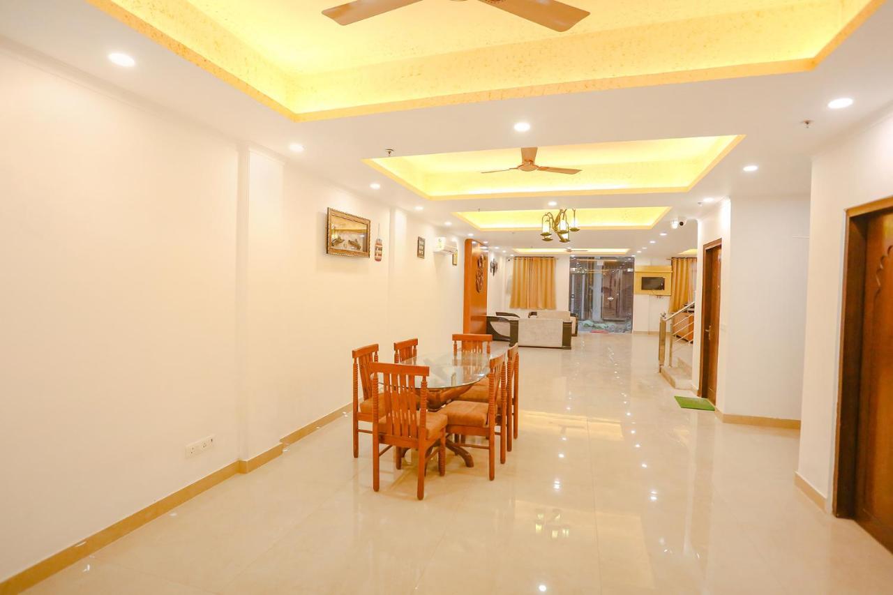 Fabexpress Taj Residency Near Yashobhoomi Convention Centre Hotel Делхи Екстериор снимка