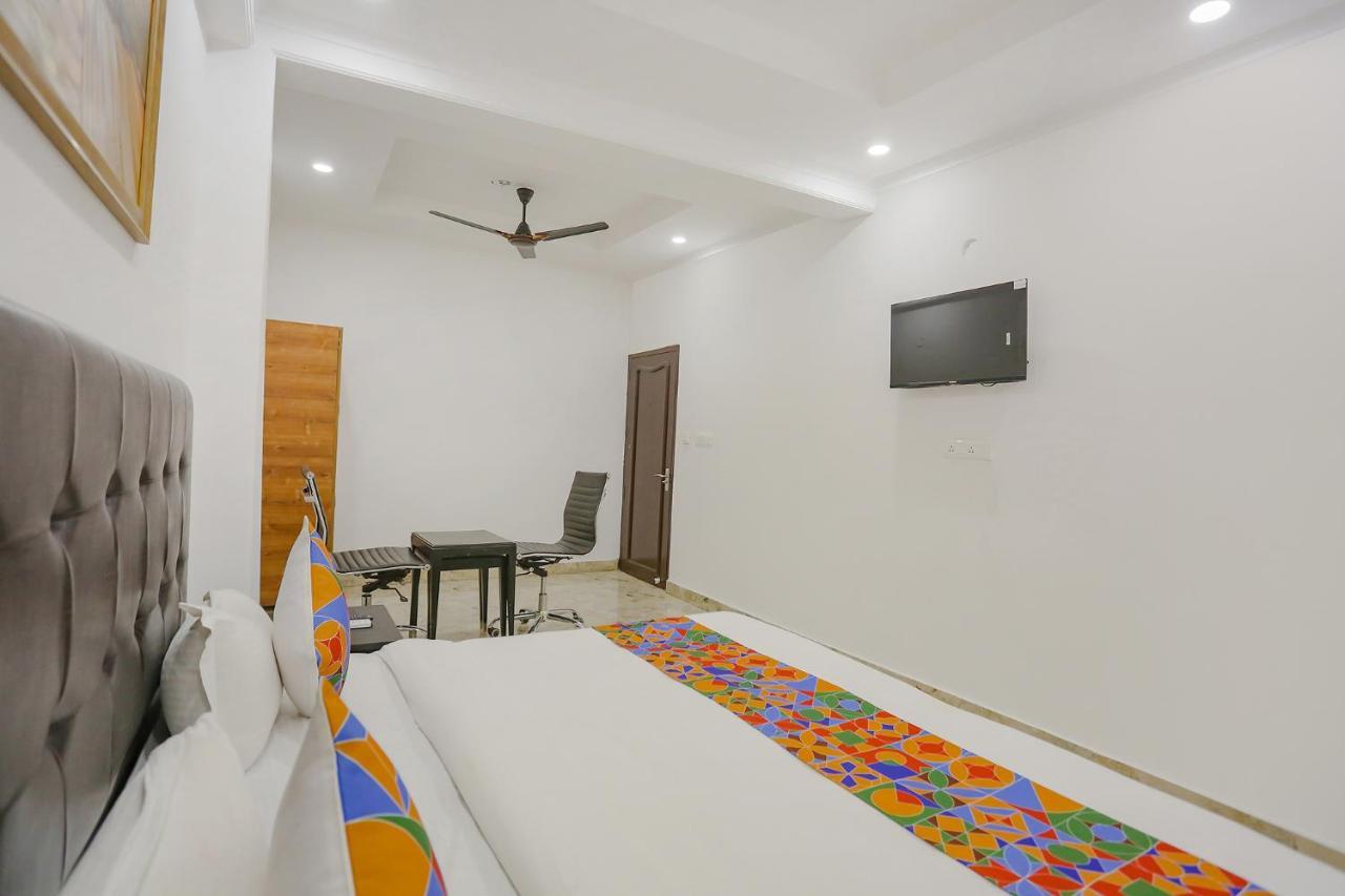 Fabexpress Taj Residency Near Yashobhoomi Convention Centre Hotel Делхи Екстериор снимка